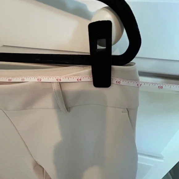 Elegant Cream Ankle Pants - Picture 6 of 7